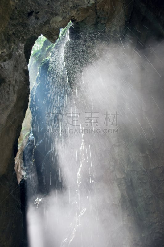 楚格峰,峡谷,通勤者,山,悬于之上,加米施帕腾基兴,自来水,垂直画幅,水,岩石