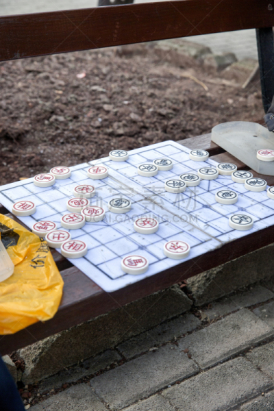 公园长椅,棋盘游戏,国际象棋,长椅,棋子,上海,垂直画幅,无人,亚洲,休闲游戏