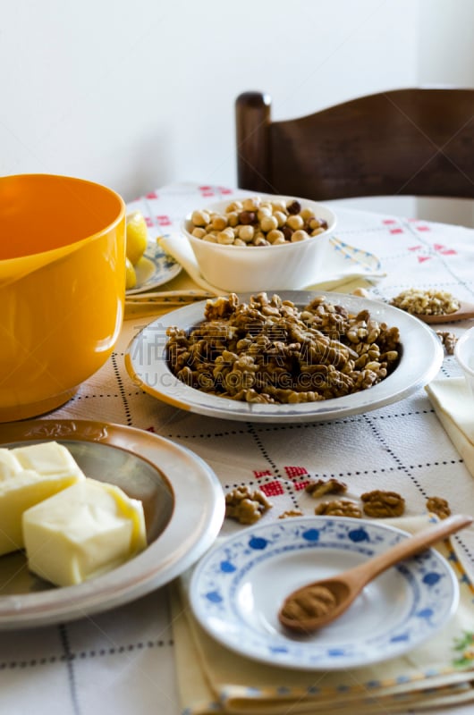 果仁蜜饼,垂直画幅,素食,古典式,柠檬,甜点心,美洲山核桃,白色,书,清新