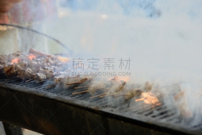 烤肉架,维也纳香肠,希腊烤肉卷,煤球,t骨牛排,牛肋排,碳烤,格子烤肉,希腊食物,水平画幅