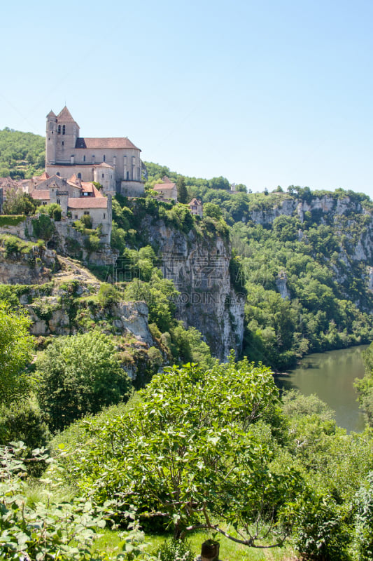 Saint Cirq Lapopie. Eglise fortifiée du village. Lot. Occitanie