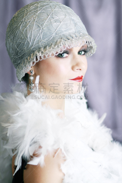 挡板的风格,烟嘴,钟形女帽,羽毛围巾,酒店歌舞表演,1920年-1929年,1930年-1939年,女演员,束发带,舞台妆