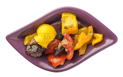 嫩煎食品,西红柿,茄子,莳萝,椒类食物,分离着色,盘子,选择对焦,白色背景,素食