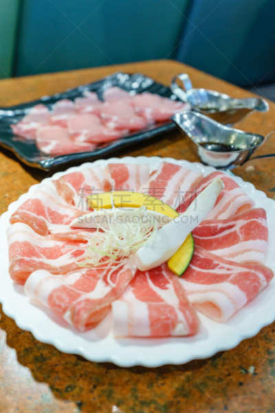 肉,自助餐,盘子,餐馆,烧肉,猪肉,生食,炊具,沙茶酱,烤肉架