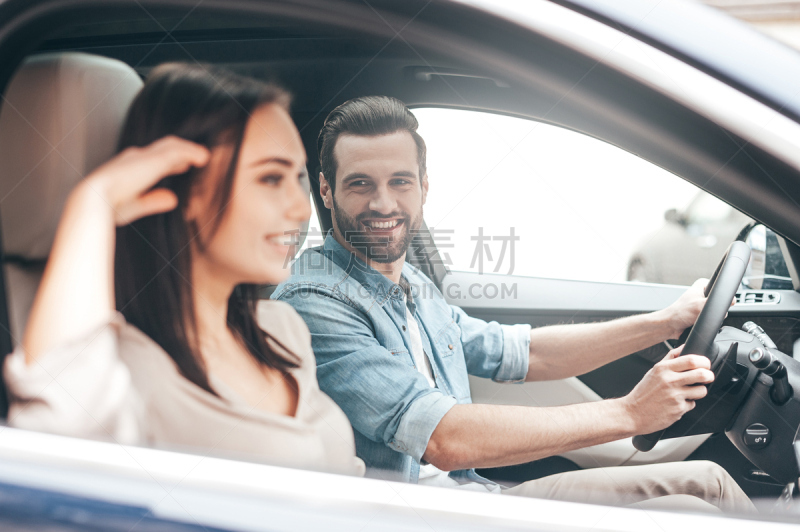 商务旅行,舒服,水平画幅,陆用车,伴侣,户外,交通方式,仅成年人,青年人,商业金融和工业