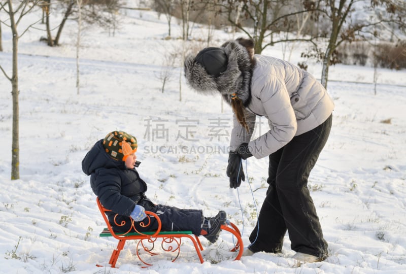 雪,母子,雪橇滑学,美,水平画幅,美人,单身母亲,户外,运动,母亲