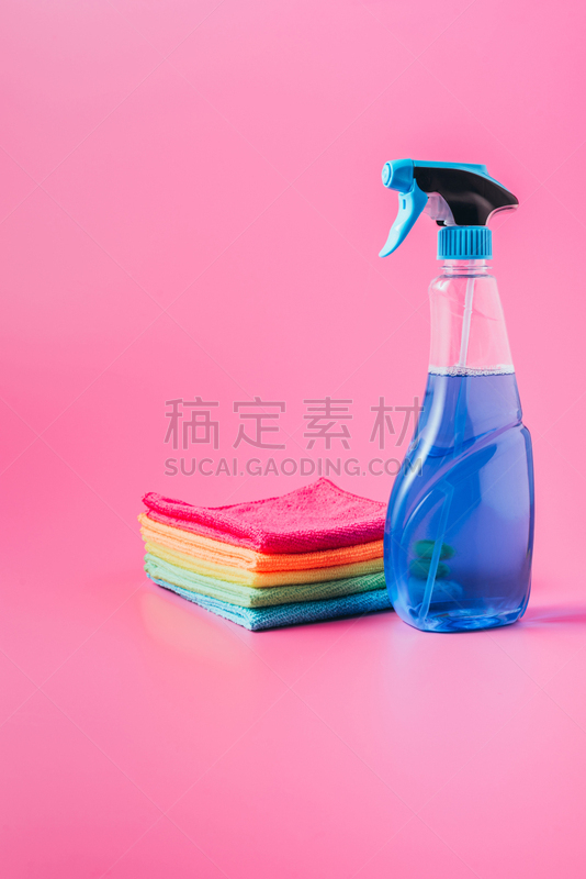 特写,抹布,色彩鲜艳,清洁液,粉色背景,垂直画幅,留白,清洗剂,无人,乌克兰