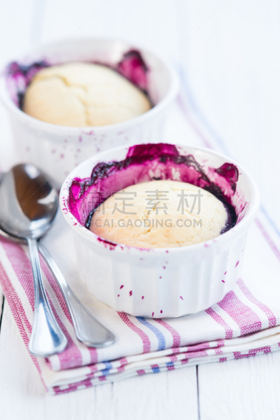 特写,脆皮蓝莓馅饼,清新,垂直画幅,纺织品,无人,食物的样式,蛋糕,夏天,茴芹