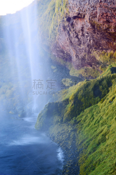 瀑布,冰岛国,塞里雅兰瀑布,seljalandsfoss waterfall,卡斯基德山脉,垂直画幅,水,天空,美,夏天