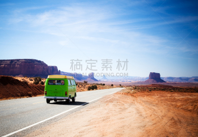 纪念碑山谷,旅游目的地,绿色,面包车,古老的,载人车,163号公路,纪念碑谷部落公园,自驾游,路边