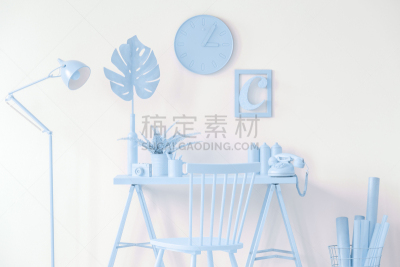 电话机,书桌,办公室,涂料管,水平画幅,装管,工作场所,椅子,灯,办公椅