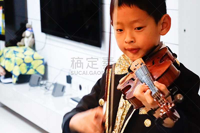 小提琴手,男孩,可爱的,亚洲,乐器,小提琴,古典音乐会,青少年,水平画幅,进行中
