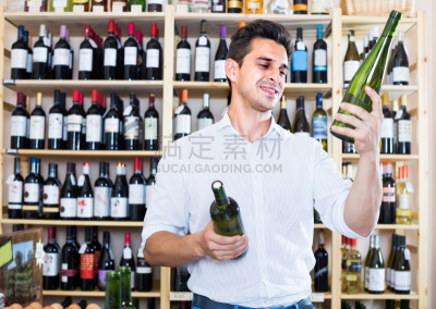 酒瓶,男人,行家,苦艾酒,葡萄酒,葡萄酒厂,业主,水平画幅,顾客,含酒精饮料