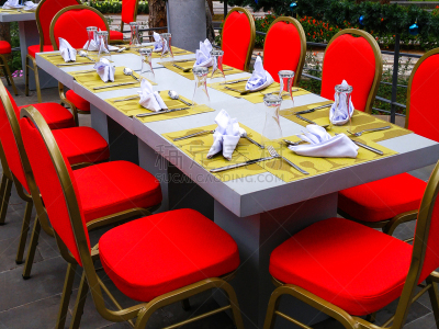 户外,餐具,座位,水平画幅,纺织品,无人,椅子,会议,蝴蝶结,膳食