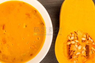 胡桃菜瓜汤,素食,红色灯笼椒,白脱奶特瓜,汤,水平画幅,高视角,无人,膳食,椒类食物
