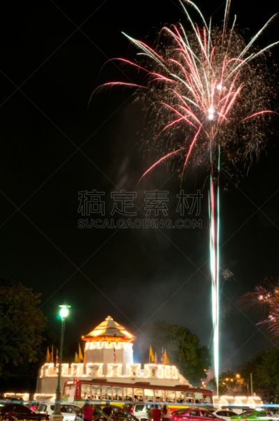 放焰火,曼谷,帮兰普,垂直画幅,天空,留白,夜晚,交通,户外,班戈寇科省