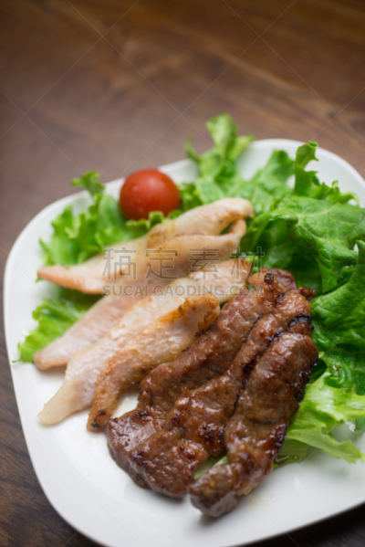 烧肉,肉,日本食品,海陆香鲜,铁板烧,葡萄番茄,炙,烧烤猪肉,烤猪肉,野餐烤牛肉
