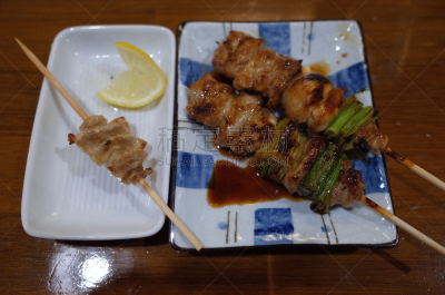日式烧鸡,日本食品,格子烤肉,饮食,水平画幅,彩色图片,无人,日本,户外,鸡肉