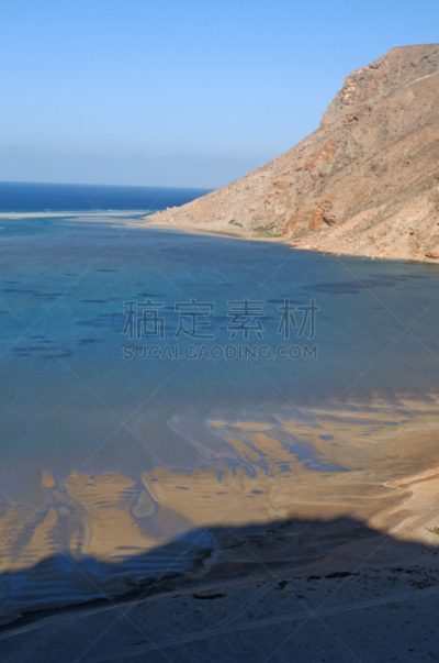 索科特拉岛,亚丁湾,阿拉伯海,也门,四驱车,垂直画幅,水,天空,沙子,旅行者