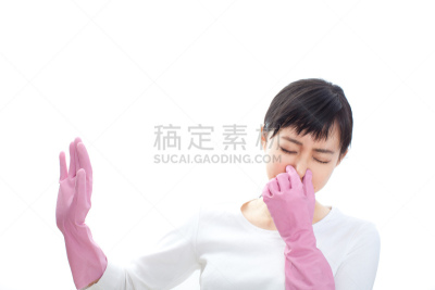 日本人,女人,拿着,人的鼻子,捏着鼻子,臭,清洁手套,水平画幅,家庭生活,仅成年人