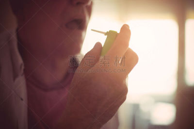 生活方式,全部,it技术支持,速度滑冰,身体不适,留白,喉咙,古老的,男性,仅男人