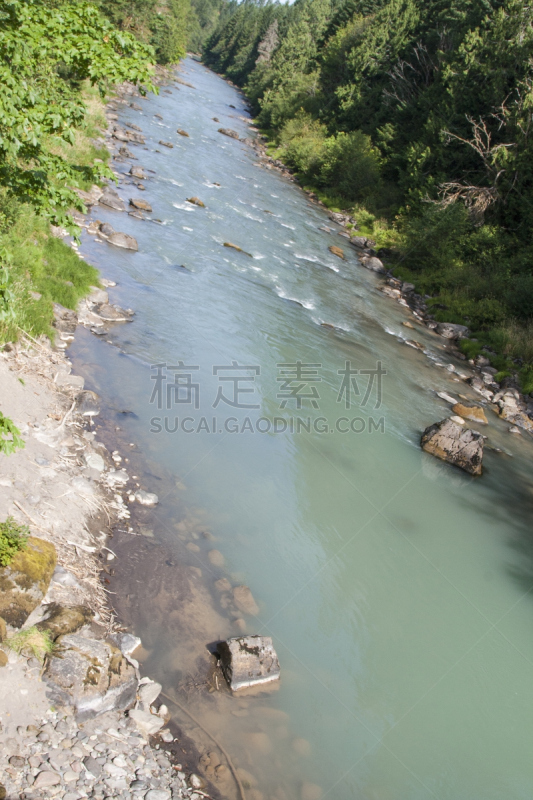 小溪,山,圣海伦火山火山国家纪念碑,林荫大道,丘陵起伏地形,垂直画幅,水,美国,地形,无人