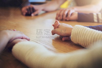 茶水间,少量人群,集体治疗,手牵手,礼拜者,圆形,女人,友谊,留白,灵性