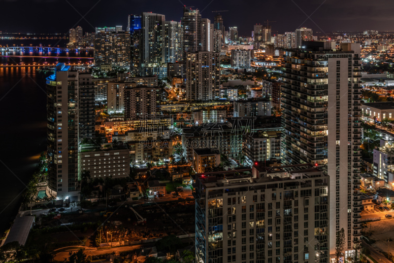 夜晚,滨水市,航拍视角,迈阿密,城市天际线,美国,水平画幅,建筑,无人,建筑外部