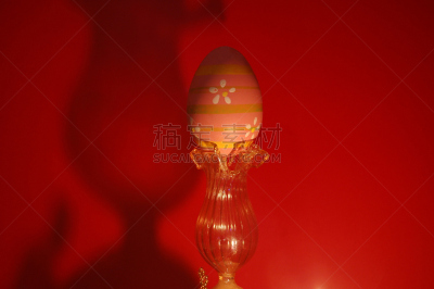 合成图像,复活节,半熟的鸡蛋,水平画幅,蛋杯,鸡蛋,无人,阴影,玻璃,典礼
