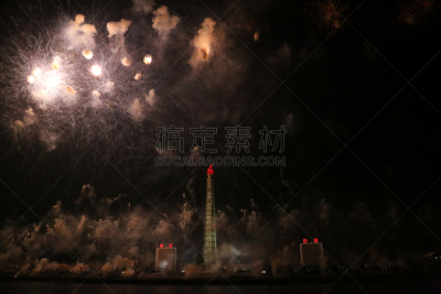 朝鲜,烟花秀,主体思想塔,广场,著名景点,河流,户外,建筑,城市,都市风景