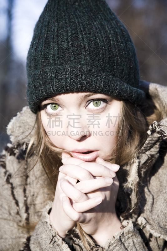 女人,肖像,垂直画幅,美,悲痛,美人,绝望,情绪压力,户外,仅成年人