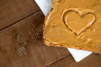 特写,心型,吐司面包,花生酱,脂蛋白,心脏病,褐色,早餐,水平画幅,素食