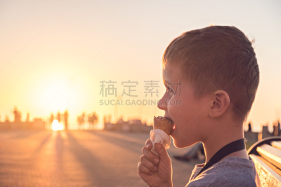 幸福,男孩,冰淇淋店,旅途,肖像,澳大利亚文明,黄昏,仅儿童,小的,儿童