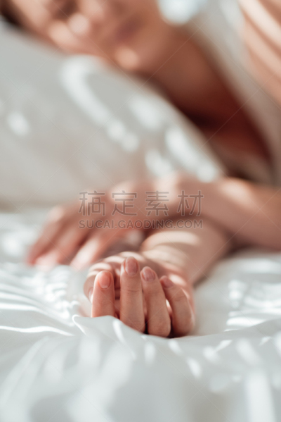 部分,床,女人,浪漫,一个人,床单,人,垂直画幅,图像