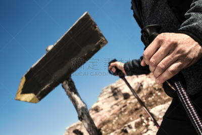 在上面,山,徒步旅行,标志,水平画幅,户外,仅男人,仅成年人,自由,保护工作服