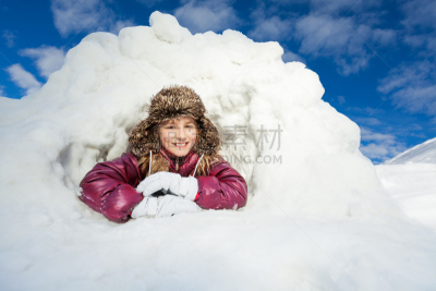 雪,冬天,女孩,乐趣,白昼,洞穴,天空,连指手套,休闲游戏,儿童