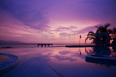 无边际泳池,水,天空,留白,休闲活动,曙暮光,夏天,海滩,彩色图片,热带气候