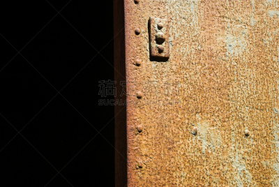 门,开着的,留白,水平画幅,仿旧磨损的效果,无人,微开,抽象,金属,怪异