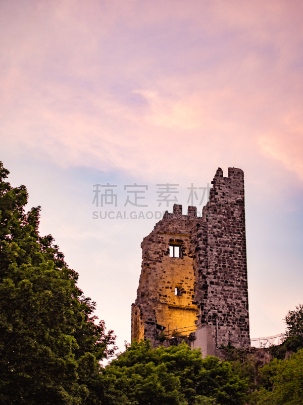 The ruins of drachenfels castle in Königswinter, Germany