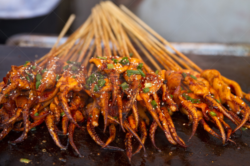 鱿鱼,格子烤肉,水平画幅,椒类食物,膳食,海产,户外,特写,烤的,晚餐