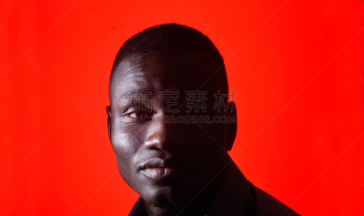 男人,黑色人种,红色背景,注视镜头,美,勇敢面对,褐色,水平画幅,美人,特写
