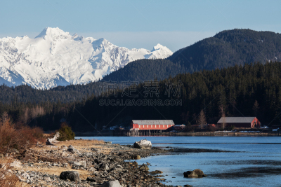 海湾,砍那里海湾,俄克拉何马狭地,海恩司,阿拉斯加东南半岛,阿拉斯加,红色,建筑外部,风景,图像