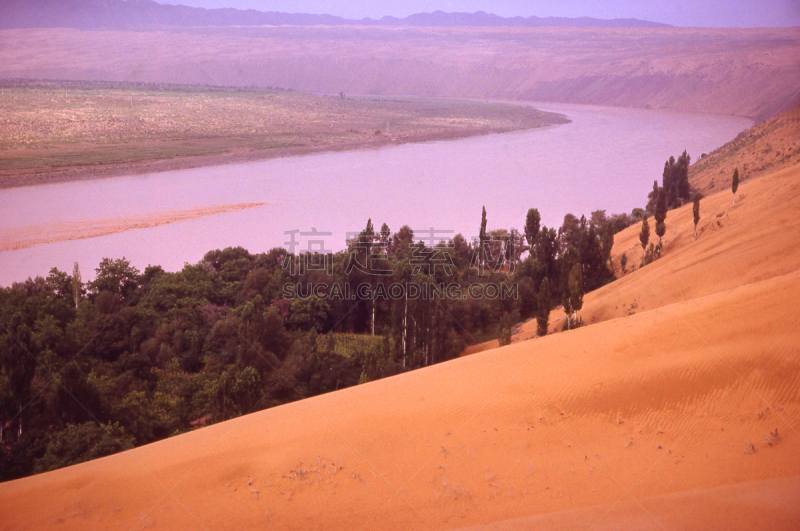 宁夏回族自治区,沙丘,沙漠,中国,河流,黄河,风土流程,1979,八月,铁轨轨道