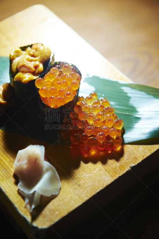 寿司,鱼卵,红鱼子酱,海胆,生鱼片寿司,鱼子,鱼子酱,垂直画幅,无人,生食