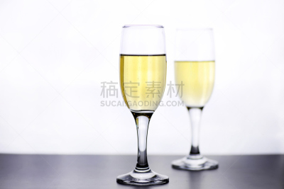 桌子,玻璃杯,白色背景,白葡萄酒,葡萄酒,水,水平画幅,无人,鸡尾酒,含酒精饮料