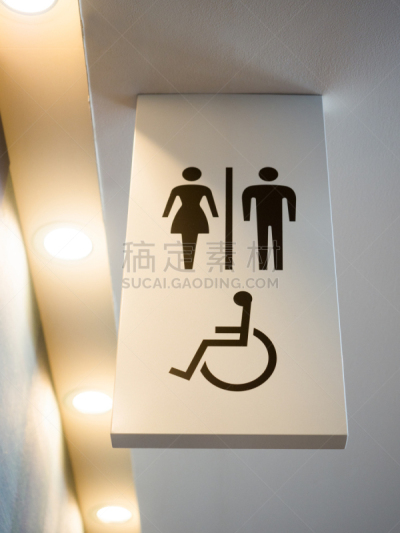 卫生间,人,健康保健,肢体缺损,男人,垂直画幅,女性,图像,女人,成年的