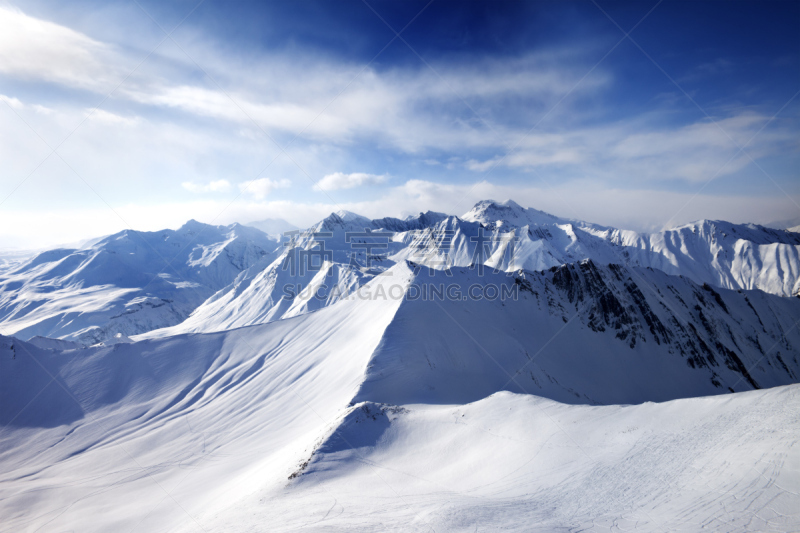 天空,滑雪坡,日光,非滑雪场地的滑雪,风,度假胜地,水平画幅,山,雪,无人