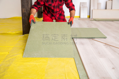 复合地板,波兰,木隔板,仅男人,建筑承包商,地板,职业安全与健康,住宅内部,背景,建筑