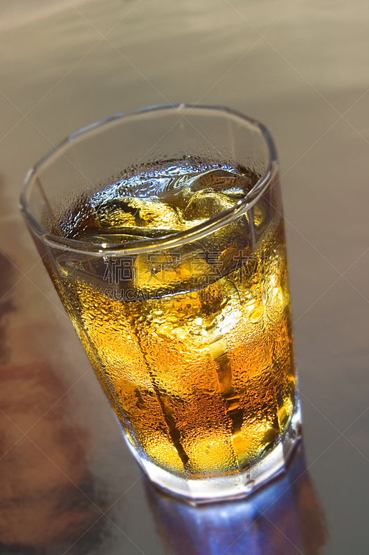 可乐,朗姆酒,冷,垂直画幅,饮食,寒冷,无人,玻璃,湿,玻璃杯