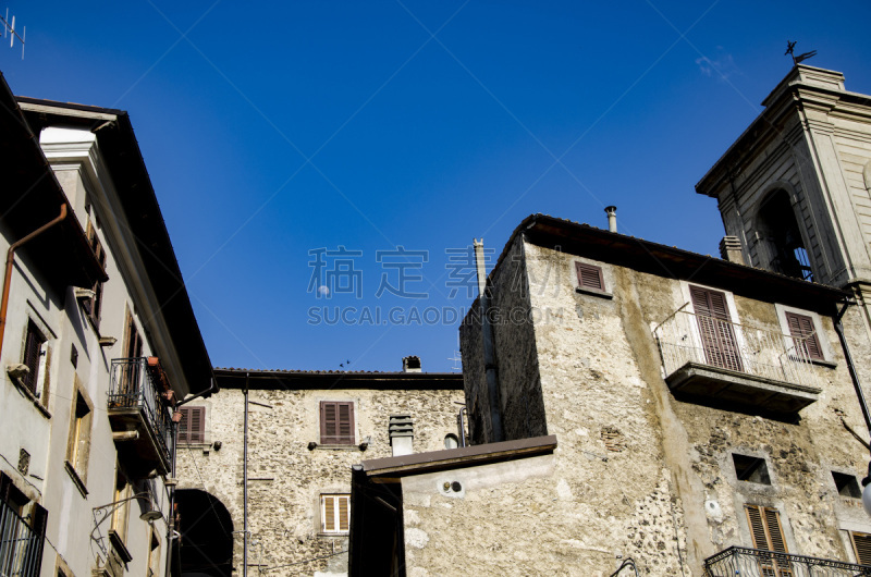 Situated in the Sagittario Valley and encircled by the Majella mountains, Scanno has been immortalised by photographers Henri Cartier-Bresson (1951) and Mario Giacomelli (1957–59) and, according to Edward Lear, was host to Italy’s most beautiful women.